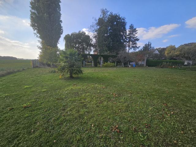 TERRAIN A VENDRE A SAINT MAURICE MONTCOURONNE DE 553M2