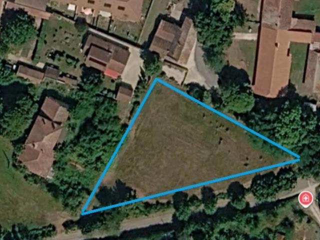 Terrain à vendre 790m² hors lotissement proche centre village FOISSIAT 01
