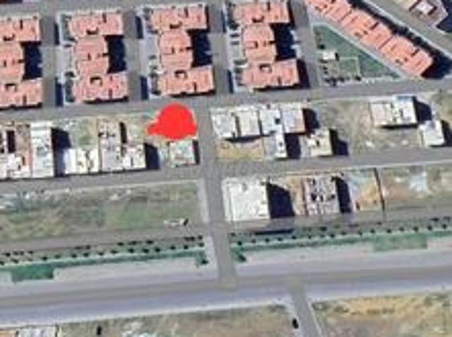 Terrain commercial à vendre avec deux façades