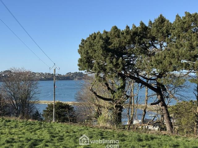 Terrain constructible 1021m² Louannec