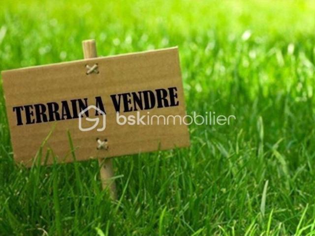 Terrain constructible, 1175m², viabilisé, nraccordement tout à l'égout