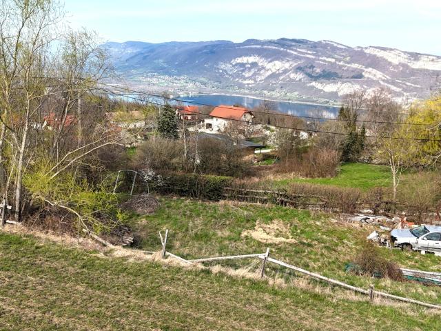 Terrain constructible 1200m2 I Vue lac