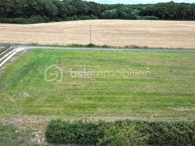 TERRAIN CONSTRUCTIBLE 1349 M² PROCHE MONNAIE