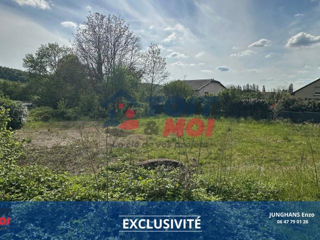 Terrain constructible 1472 m2 viabilisé