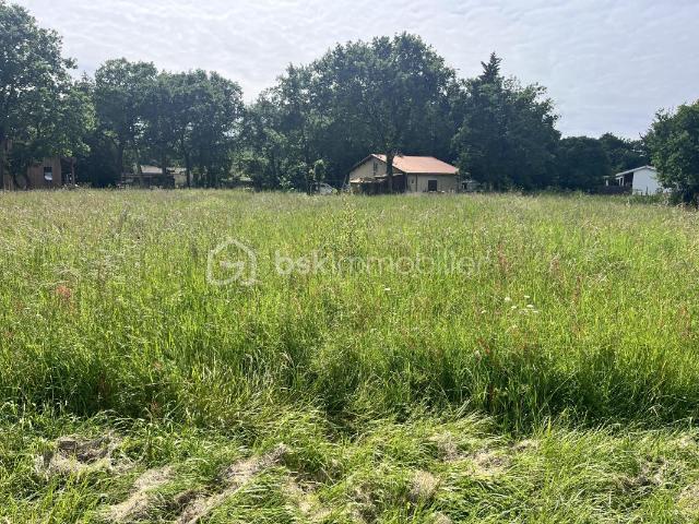 Terrain constructible 1432m2