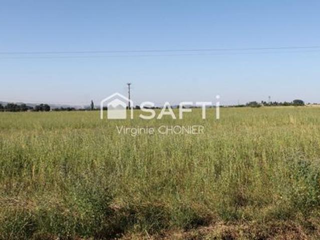 Terrain constructible 1950m2 plat, vue dégagée