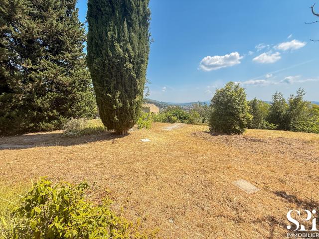 Terrain constructible 1 754 m2 Solliès Ville
