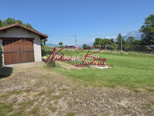 Terrain constructible 1 015 m² Zone UB Libre constructeur