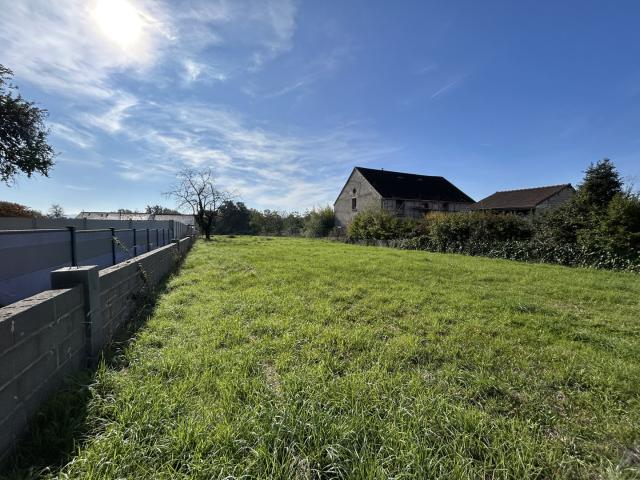 Terrain constructible 1 052 m2 Doyet
