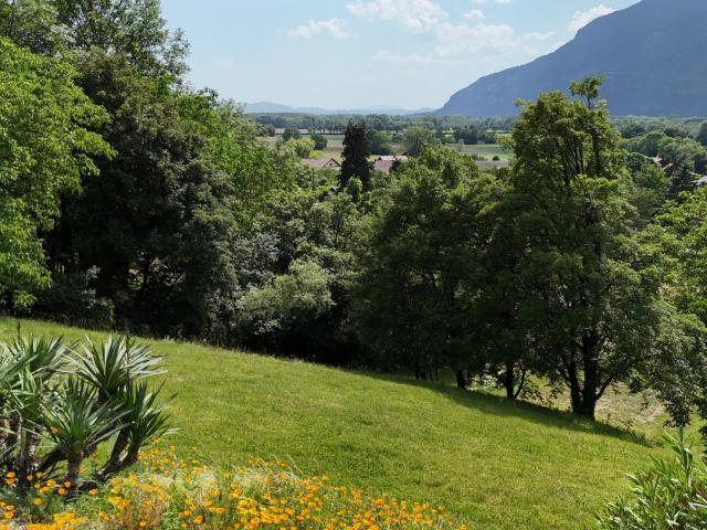 Terrain constructible 2 779 m2 Fort potentiel Serrières en Chautagne
