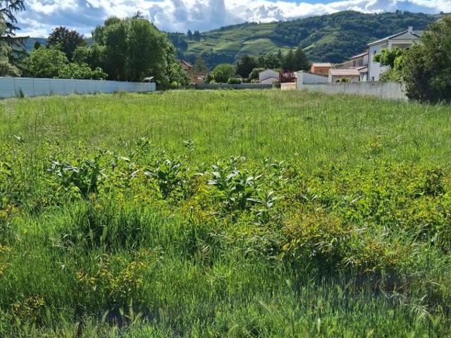 TERRAIN CONSTRUCTIBLE 381 m² – TOURNON SUD