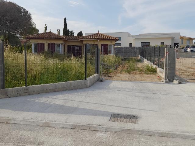 Terrain Constructible 4 Faces avec villa Saint Nazaire 66570