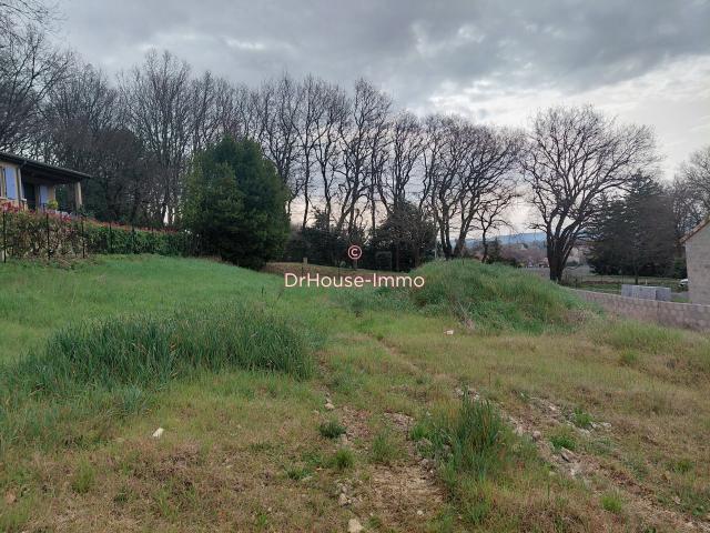 terrain constructible 614m²