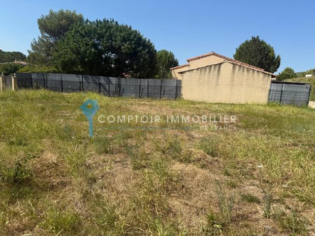 Terrain constructible 625 m2 à Crespian