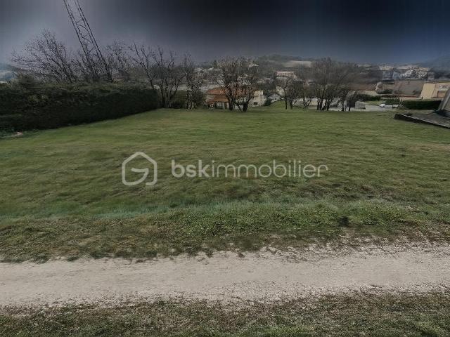 Terrain constructible 700 m² vue dominante – Rousson Pont d’Avène