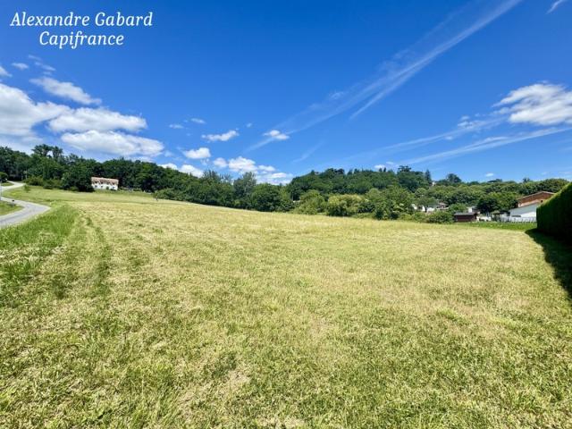 Terrain constructible 9 775 m² Projet de 8 maisons individuelles