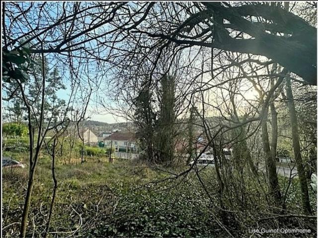TERRAIN CONSTRUCTIBLE CENTRE À PIED
