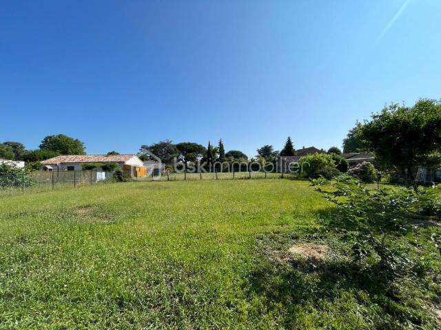 TERRAIN CONSTRUCTIBLE CENTRE DE COUFFOULEUX