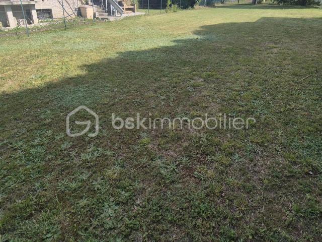 Terrain constructible à vendre – Les Mureaux – 597 m²