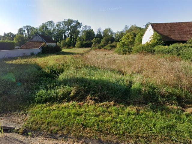 TERRAIN CONSTRUCTIBLE A VULAINES 939 M2