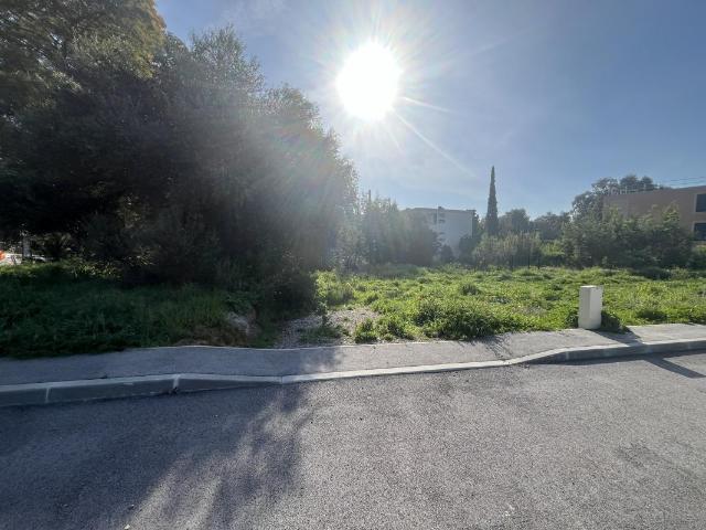 Terrain constructible à Bormes les Mimosas – 401 m²