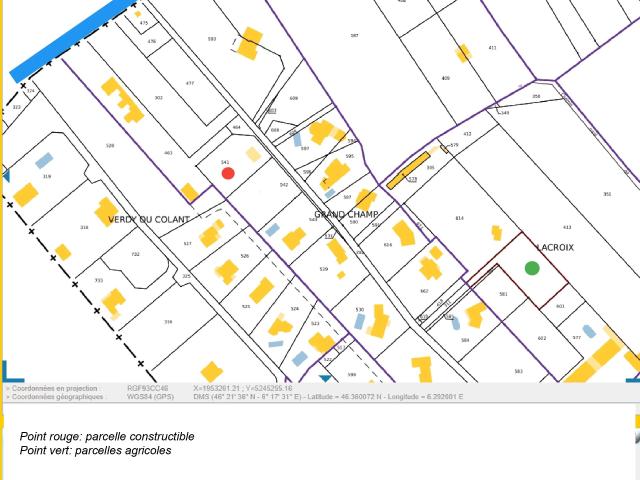 Terrain constructible à deux pas du lac