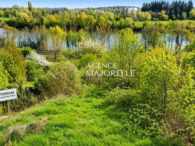 Terrain constructible à Marbache !