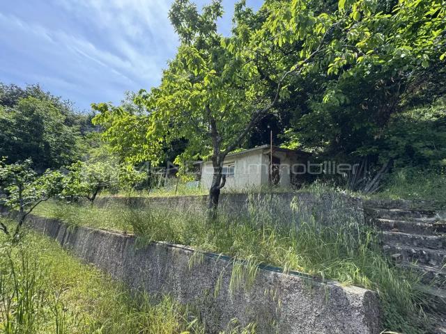 TERRAIN CONSTRUCTIBLE A PROXIMITE DE MENTON