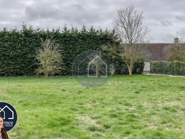 Terrain constructible au calme – 700 m² – Viabilisé