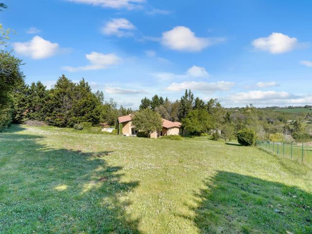 Terrain constructible avec vue de 1500m2 à Vigoulet Auzil !