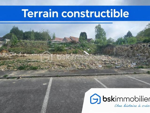 Terrain constructible avec permis accordé pour 4 appartements !
