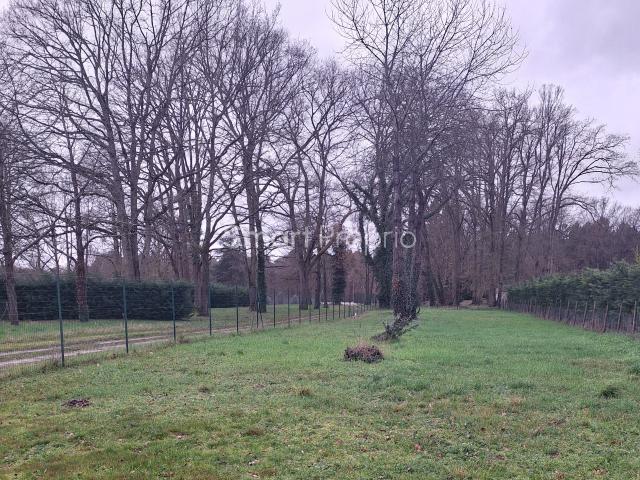 Terrain constructible de 1100 m2