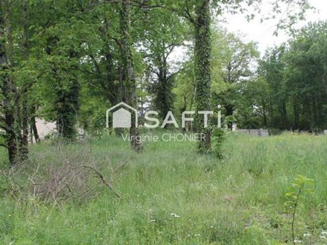 Terrain constructible de 1220m2 plat