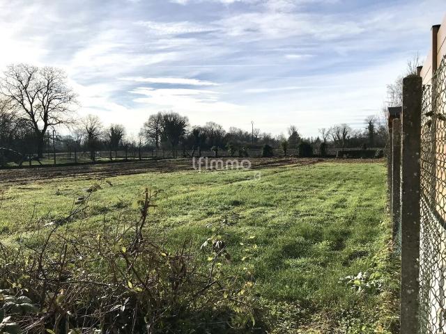 Terrain constructible de 1438m²