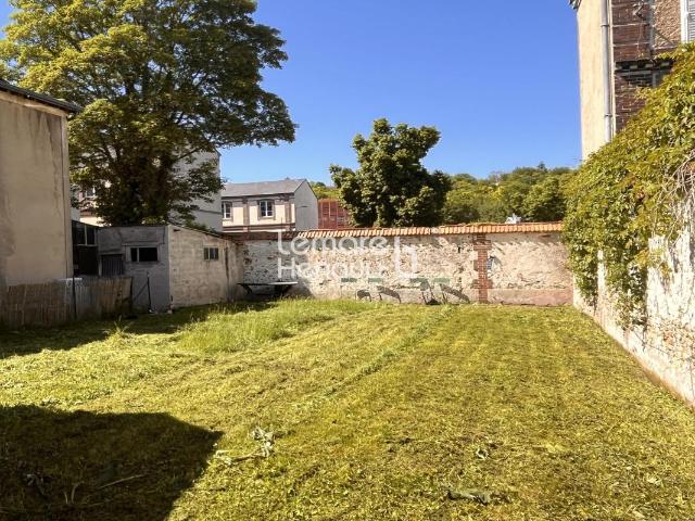 Terrain constructible de 160 m²