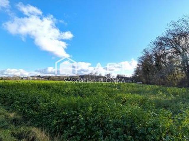 Terrain constructible de 1700m², commune calme