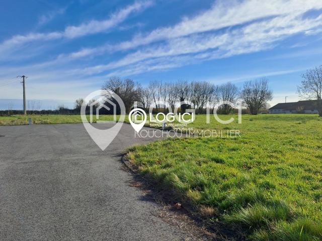 Terrain constructible de 1 506 m2 au calme, au centre du village d'Escaunets