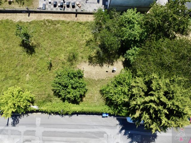 Terrain constructible de 1 046 m2 proche centre ville Fort potentiel