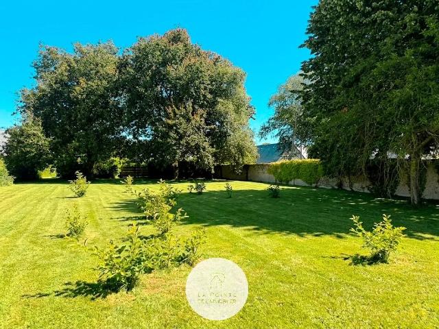 Terrain constructible de 1 248 m² au calme d’une impasse à Saint Laurent de la Mer