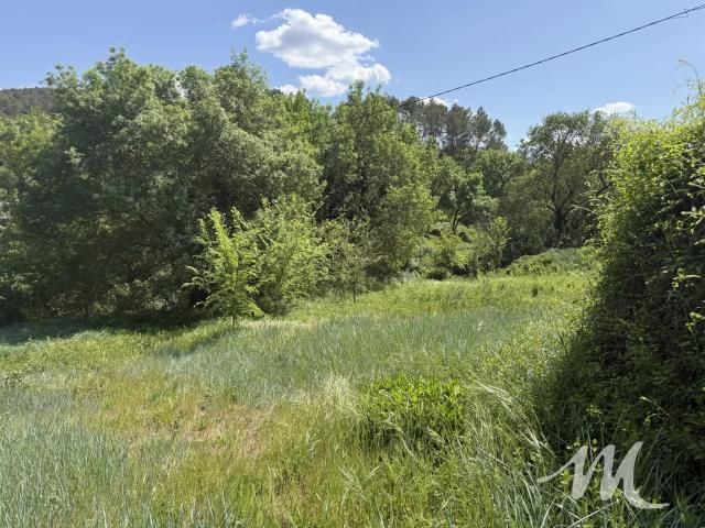 Terrain constructible à vendre de 2039 m² à Barjols 83670