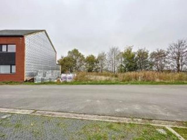 Terrain constructible de 2 ares 95 avec permis et projet d