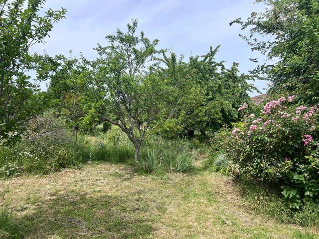 Terrain constructible de 300 m²