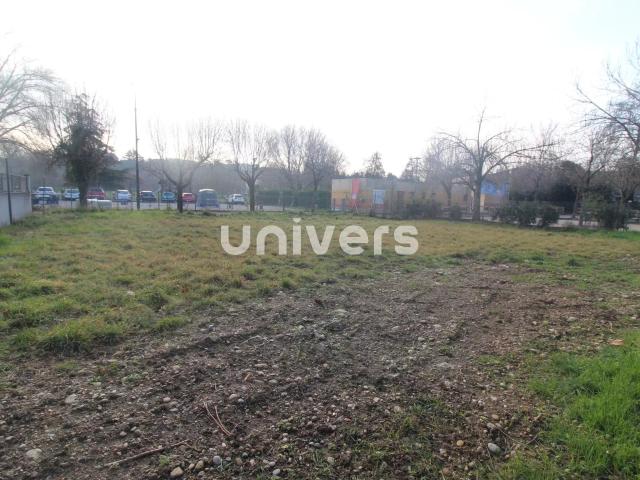 TERRAIN CONSTRUCTIBLE de 530 m² à Châteauvert VALENCE