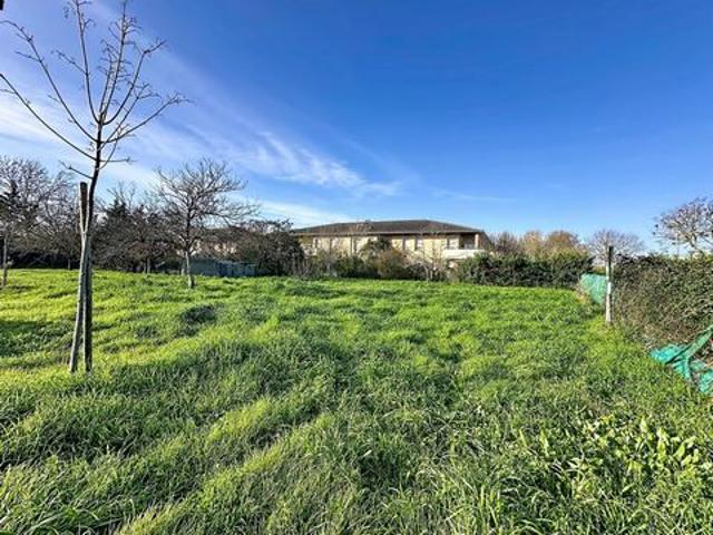 Terrain constructible de 548m2 SAINT JORY 31790