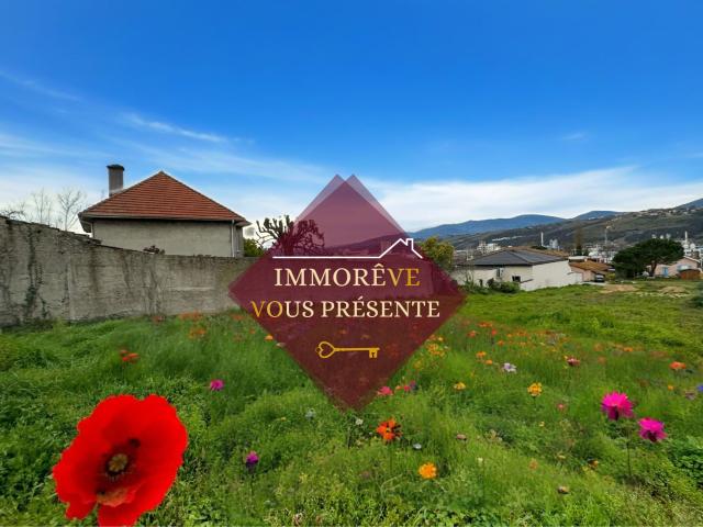 Terrain constructible de 572m2 à Saint Clair du Rhône