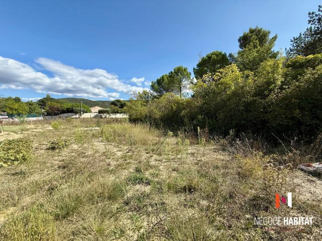 Terrain constructible de 580 m2 viabilisé
