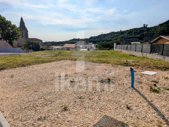 TERRAIN CONSTRUCTIBLE 594 m2 INVESTISSEMENT LOCATIF OU PETIT PROGRAMME EYMEUX 26730
