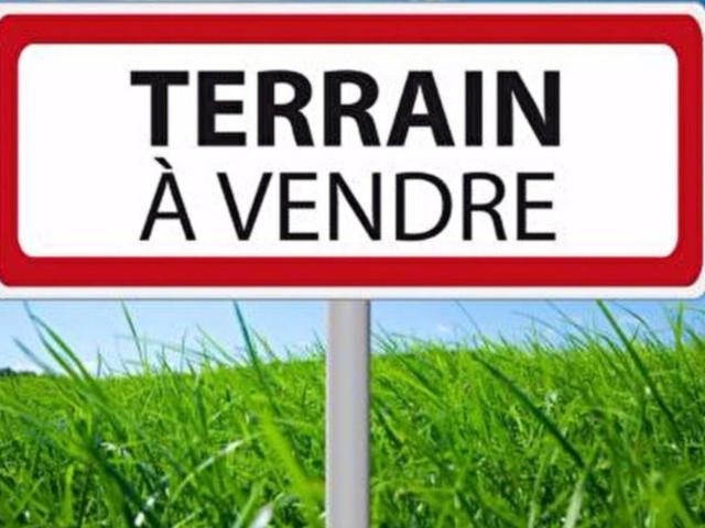 Terrain constructible de 602 m² hors lotissement