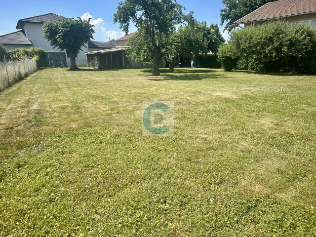 Terrain constructible de 644 m2, proche de toutes commodités Rare à la vente !