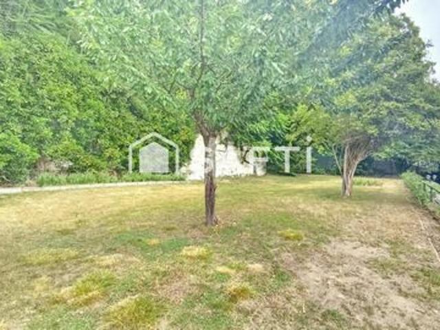 Terrain constructible de 676 m2
